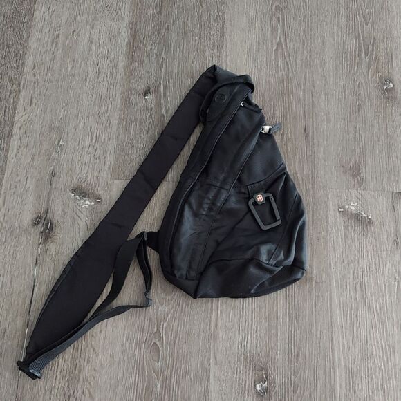 SwissGear Mini Sling Pack Backpack Bag Unisex Black Y2K Tech Commuter Padded - Picture 3 of 10